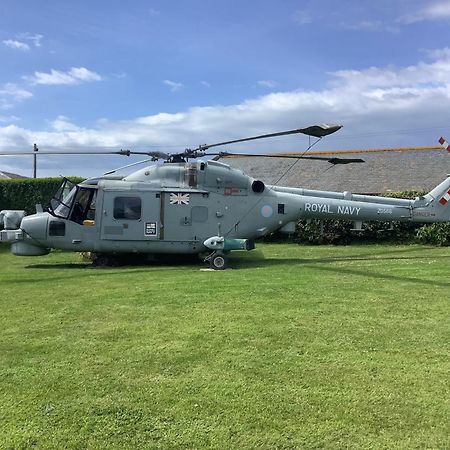 Haelarcher Helicopter Glamping Helston Bagian luar foto